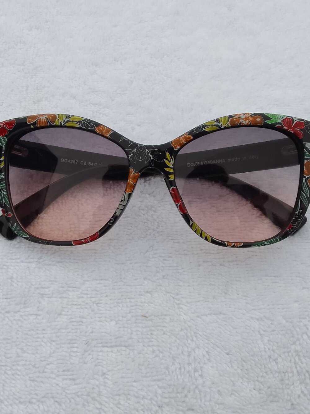 Bundle fashion sunglasses&Dolce&Gabbana sunglasses, brand new